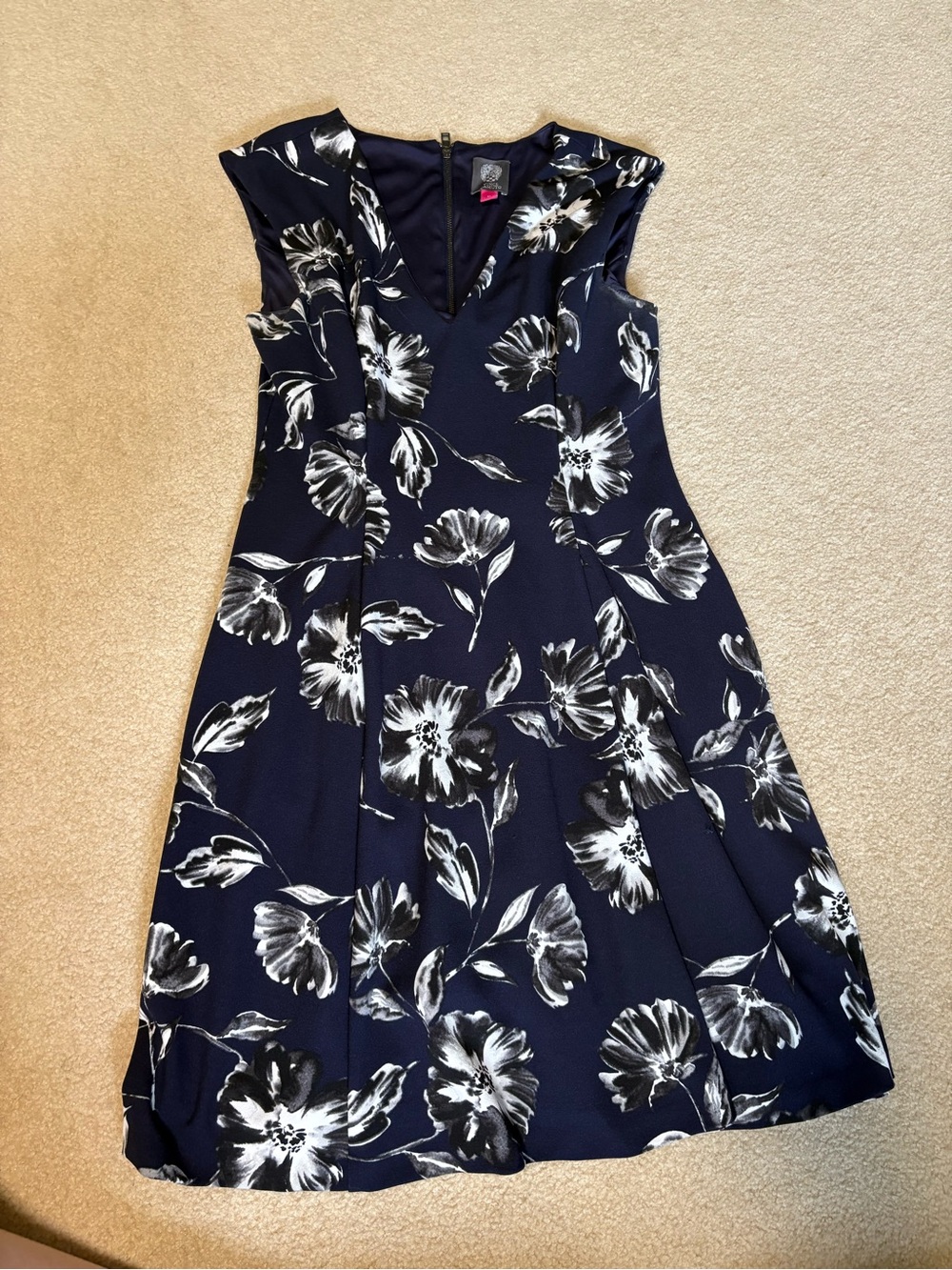 Vince Camuto Navy Floral V-Neck Midi Dress (has pockets)